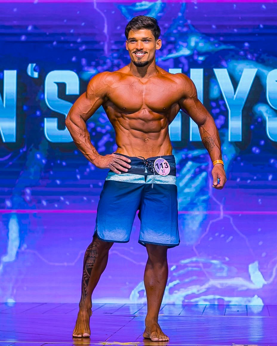 Pablo Rodrigues em competição fitness